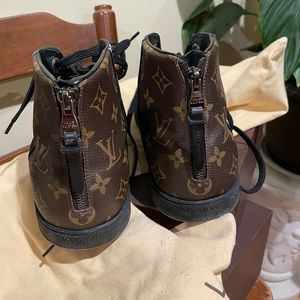 Selling size 10.5 Louis Vuitton sneakers
